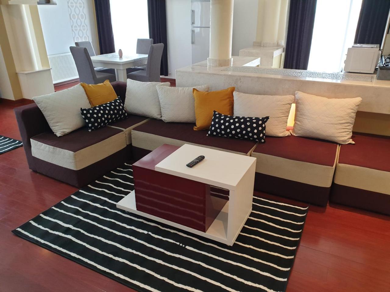 Divan Apartament Bucureşti